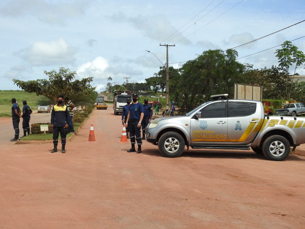 A SECRETARIA DE OBRAS DA INICIATIVA NA OPERAÇÃO TAPA BURACO