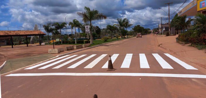 Prefeitura de Jacareacanga vem realizando melhorias na sinalização  em várias ruas da cidade.