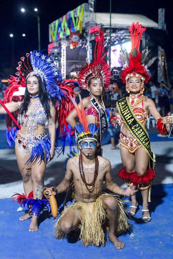 CARNAVAL EM JACAREACANGA ANIMOU FOLIANTES