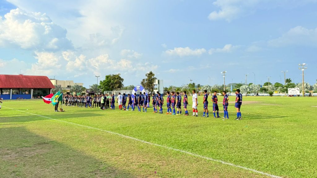 Prefeitura realiza abertura do Campeonato Municipal de Futebol 2025 no Cardosão