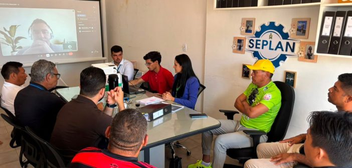 Prefeitura reúne vereadores e AEGEA para apresentar plano de melhorias no abastecimento de água em Jacareacanga