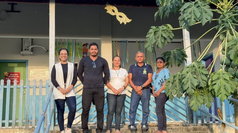 Prefeito Valdo acompanha vistorias na escola, UBS e estrada da comunidade Mamãe Anã